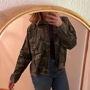 American Eagle Camo Cropped Flannel